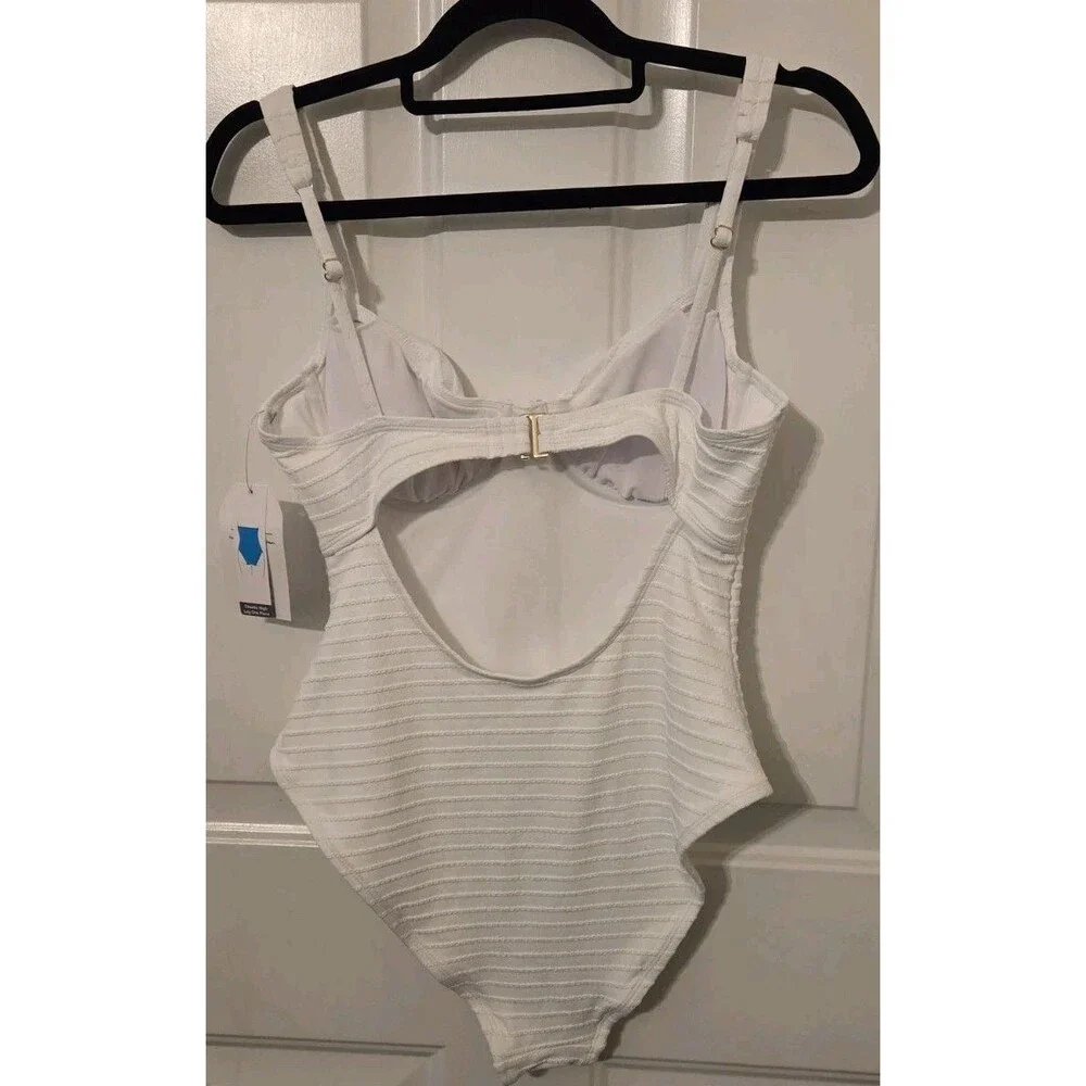 Time & Tru Women's Textured Stripe Underwire Swimsuit - Size M 8/10